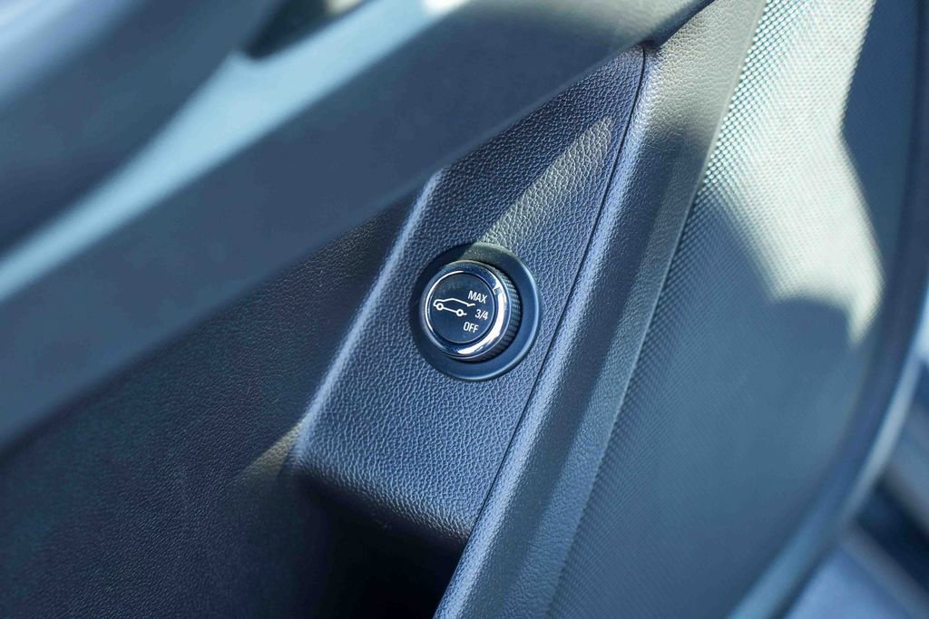 Used 2018 Chevrolet Traverse LT image 28