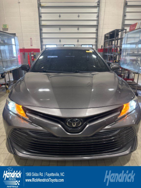 Used 2019 Toyota Camry LE image 1