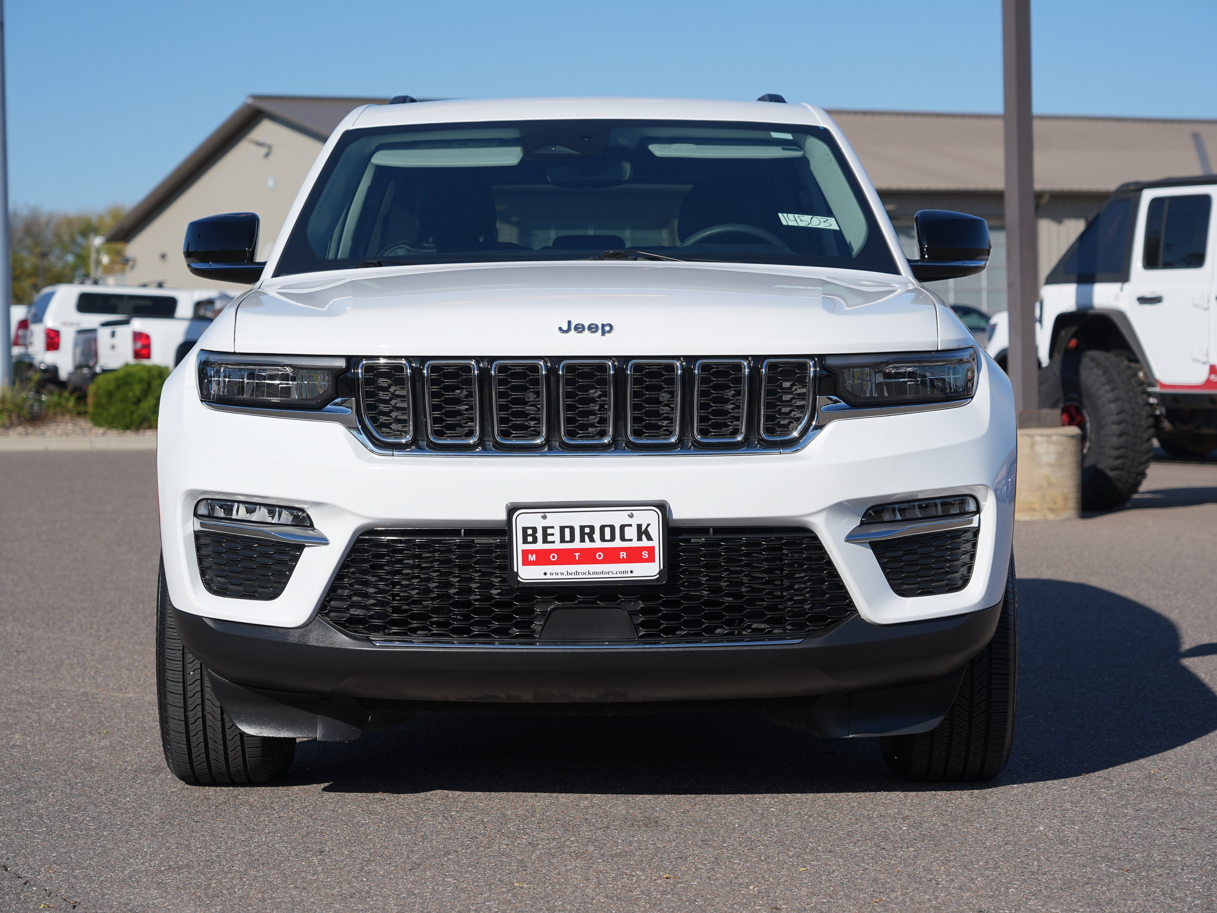 Used 2023 Jeep Grand Cherokee Limited AWD/4WD image 8