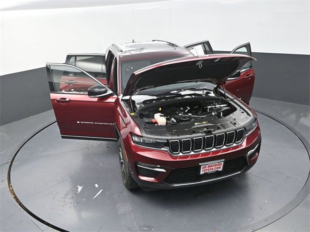 Used 2025 Jeep Grand Cherokee Limited w/ MOPAR Finishing Package image 36