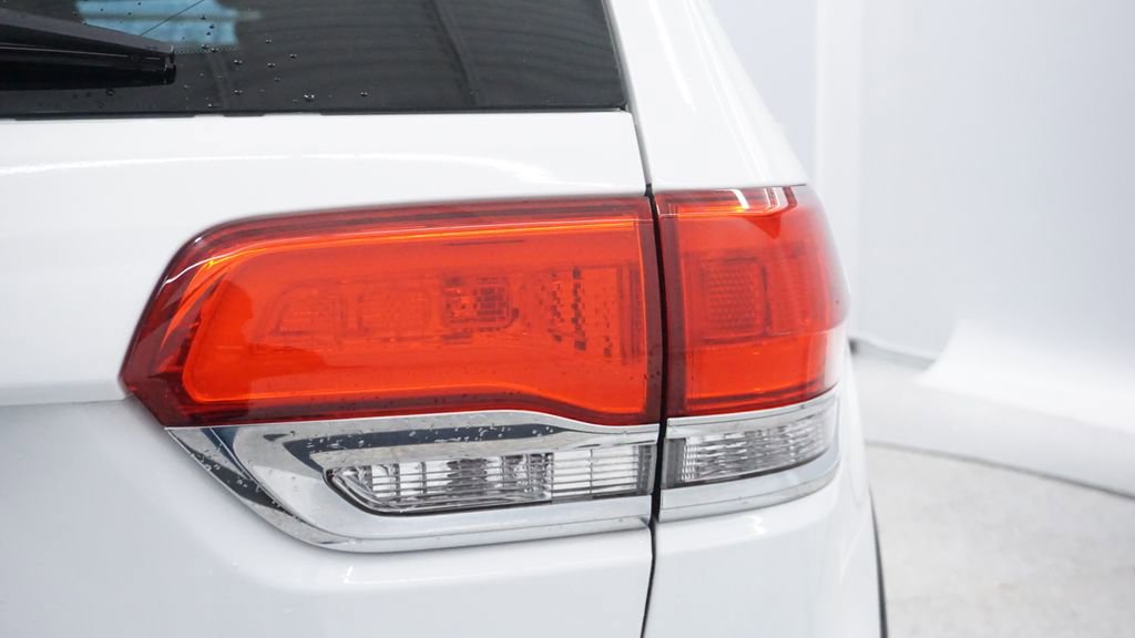 Certified 2019 Jeep Grand Cherokee Limited w/ Luxury Group II image 21