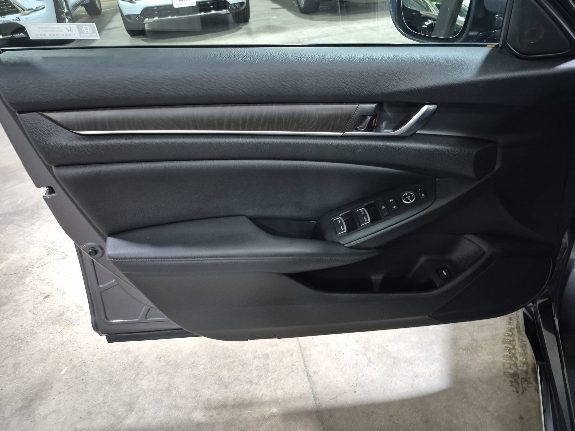 Used 2021 Honda Accord EX image 23