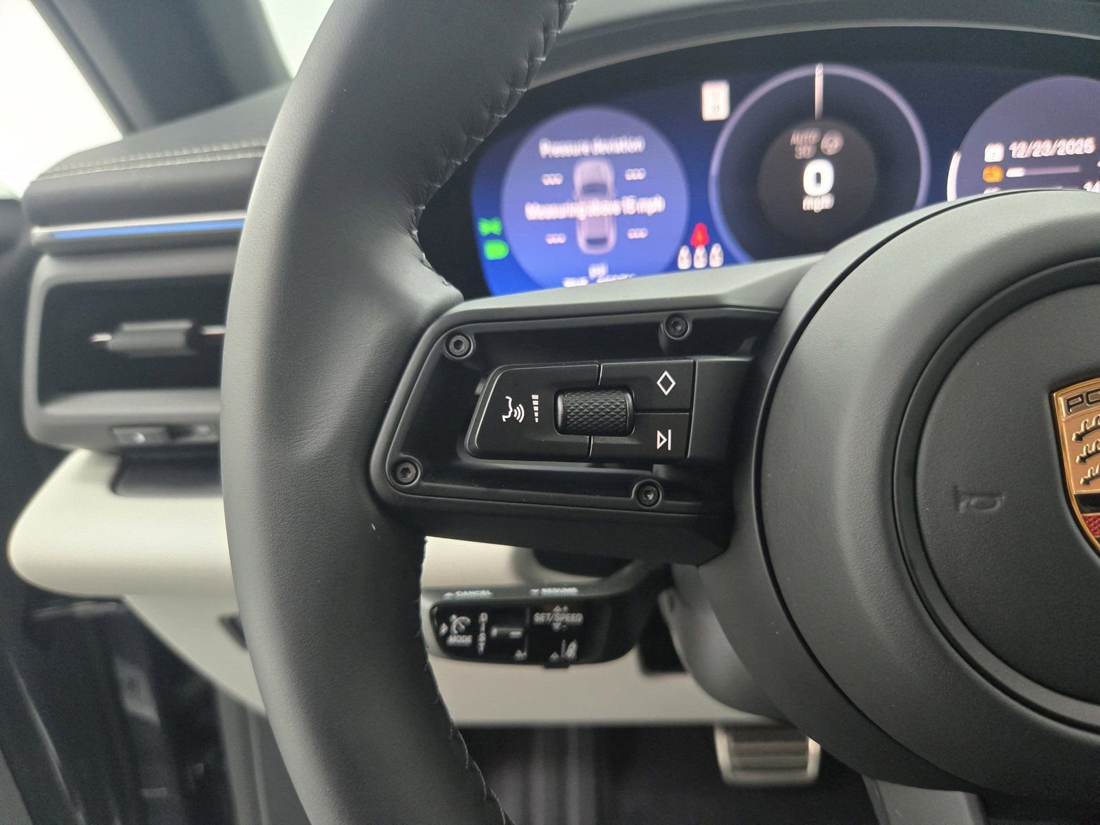 New 2025 Porsche Macan 4S Electric image 20