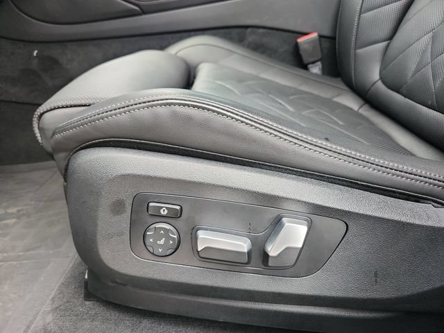 Used 2023 BMW X6 xDrive40i w/ Premium Package AWD/4WD image 11