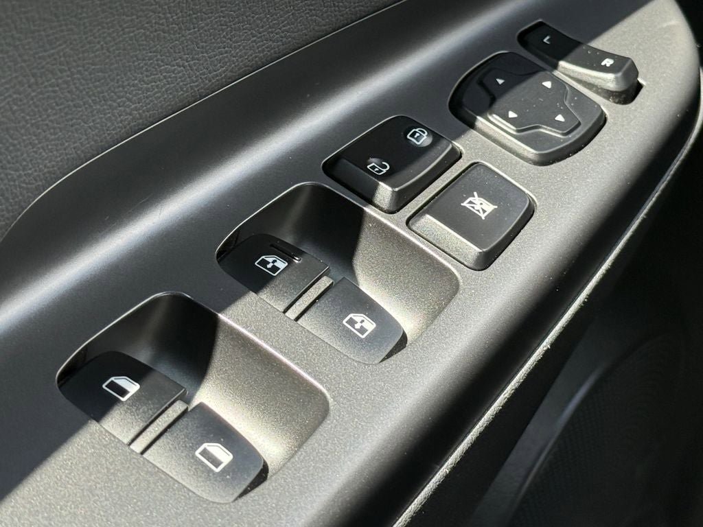 Used 2019 Hyundai Kona Ultimate FWD image 16