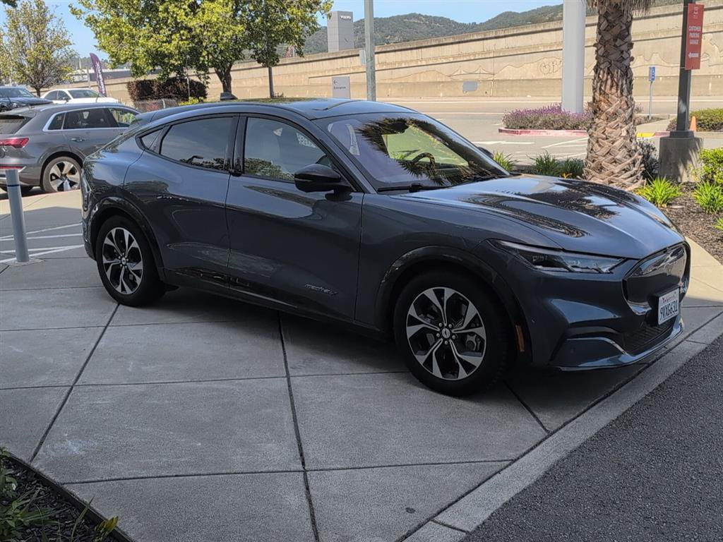 Used 2021 Ford Mustang Mach-E Premium image 4