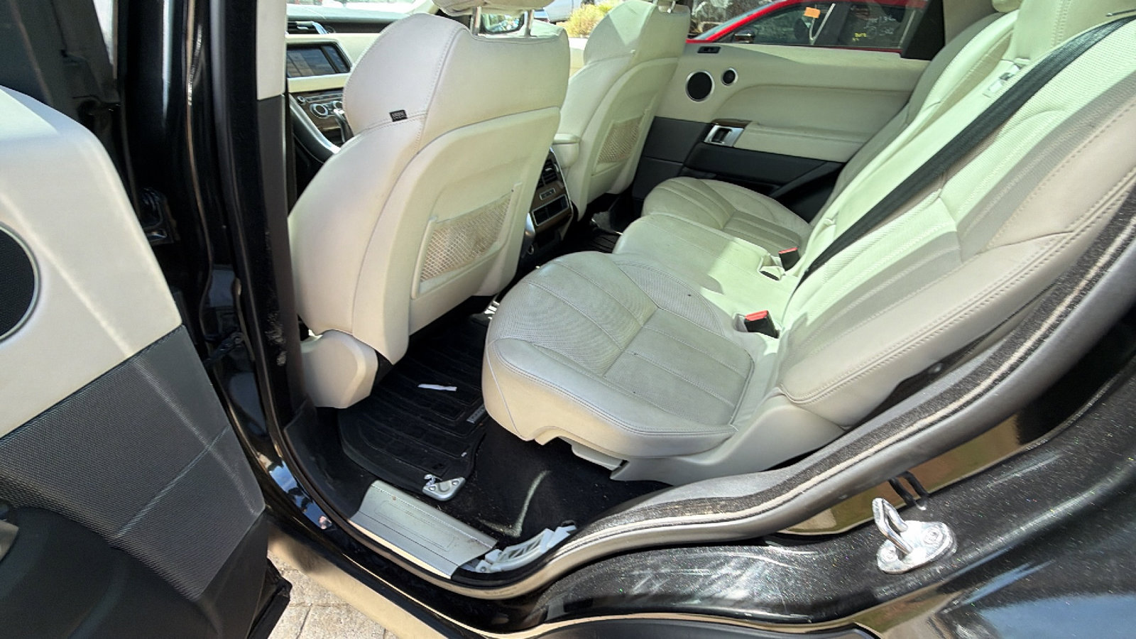 Used 2015 Land Rover Range Rover Sport HSE image 23