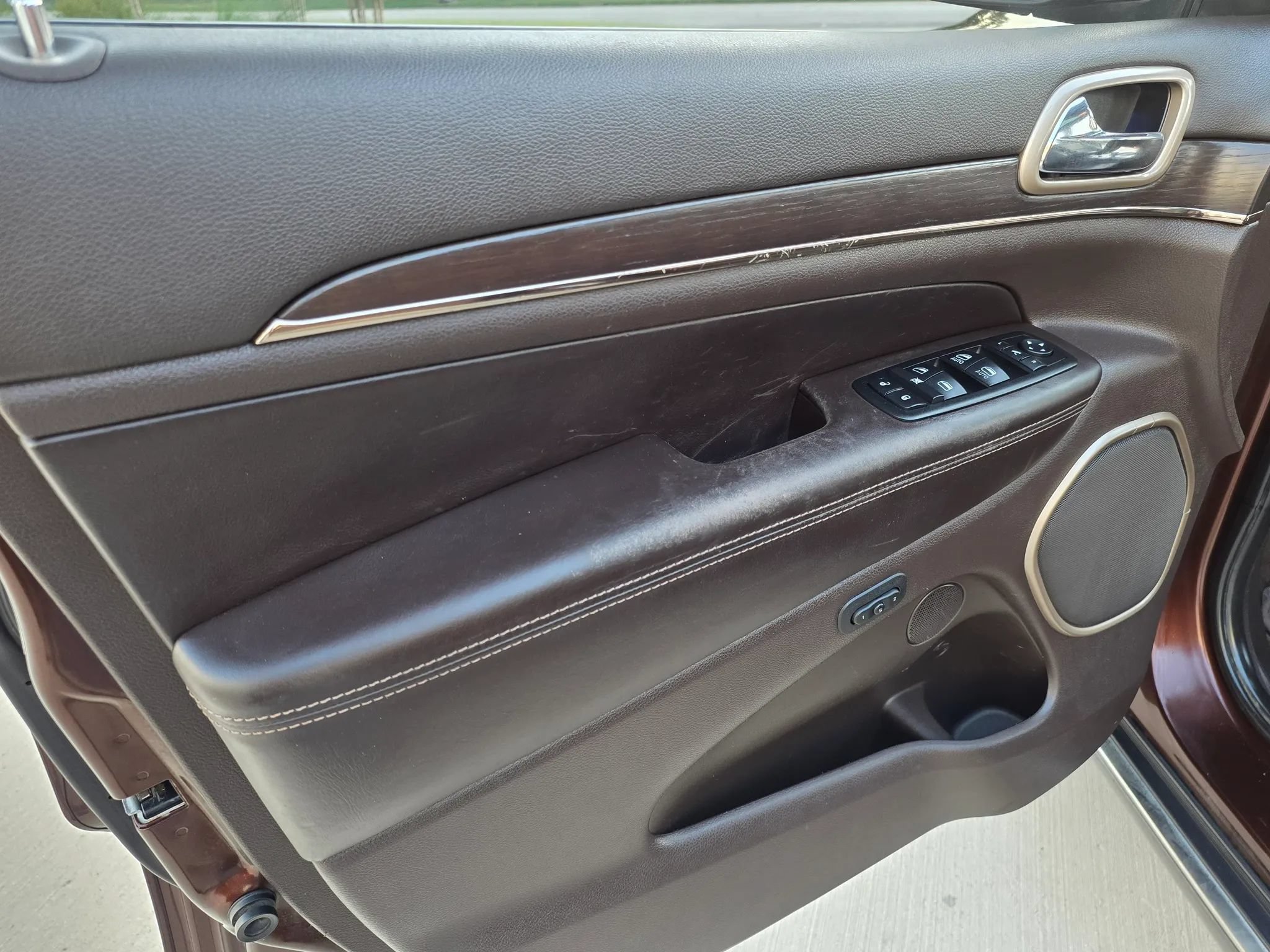 Used 2014 Jeep Grand Cherokee Summit AWD/4WD image 26