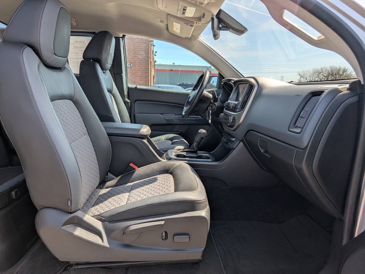 Used 2015 Chevrolet Colorado Z71 AWD/4WD image 15
