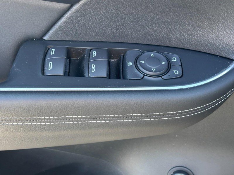 Used 2022 Buick Envision Essence w/ Safety Package image 16