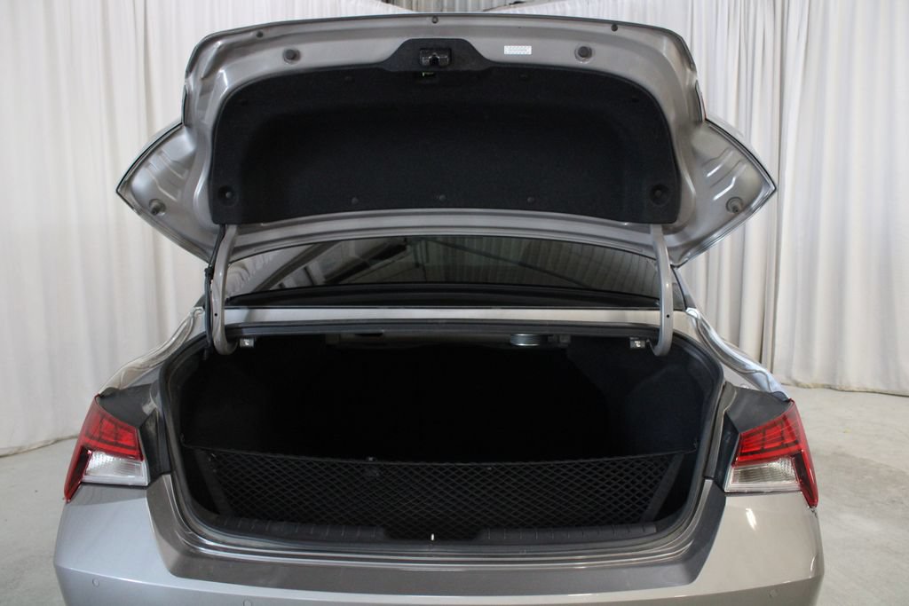 Used 2023 Hyundai Elantra Limited FWD image 30
