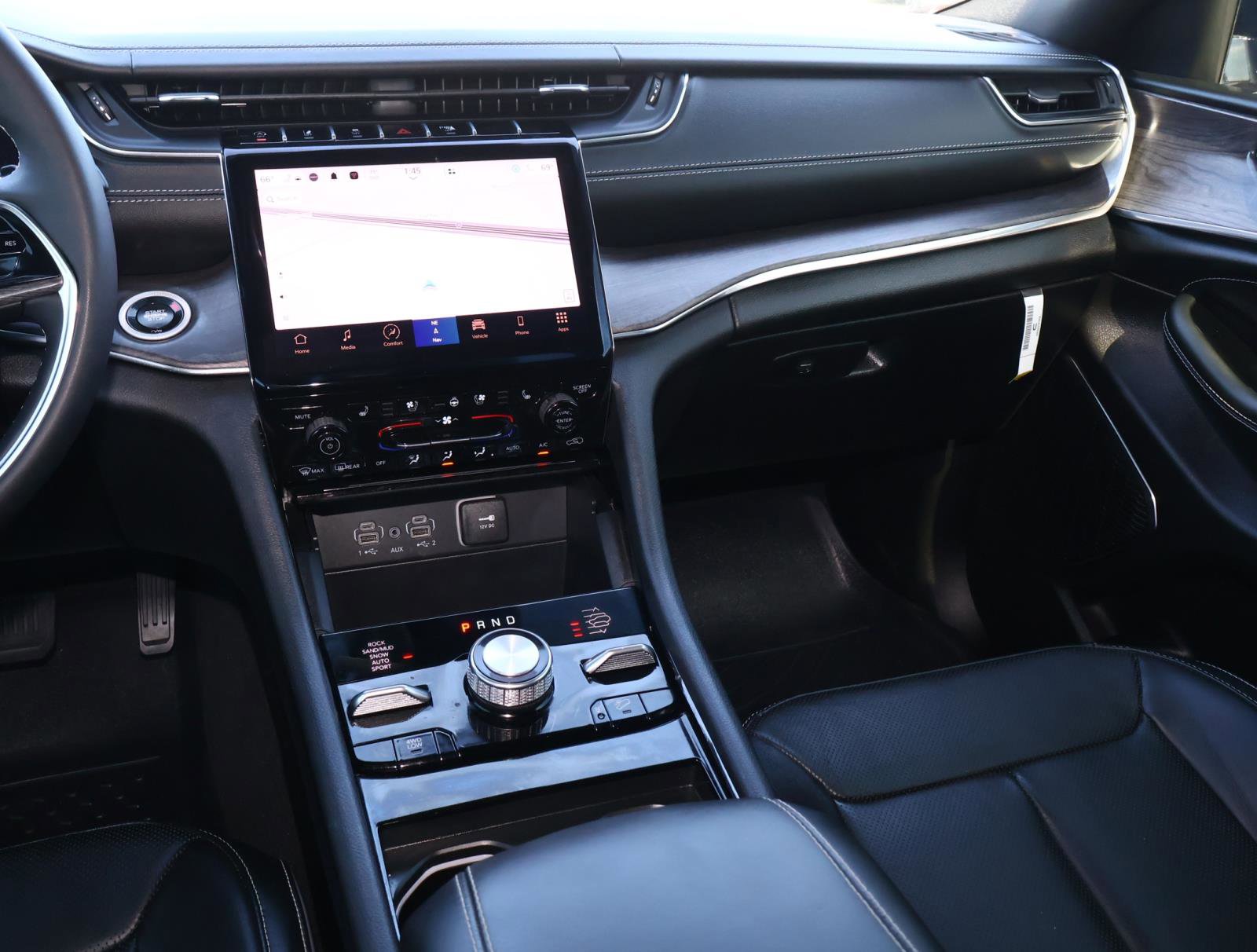 Used 2025 Jeep Grand Cherokee Overland image 13