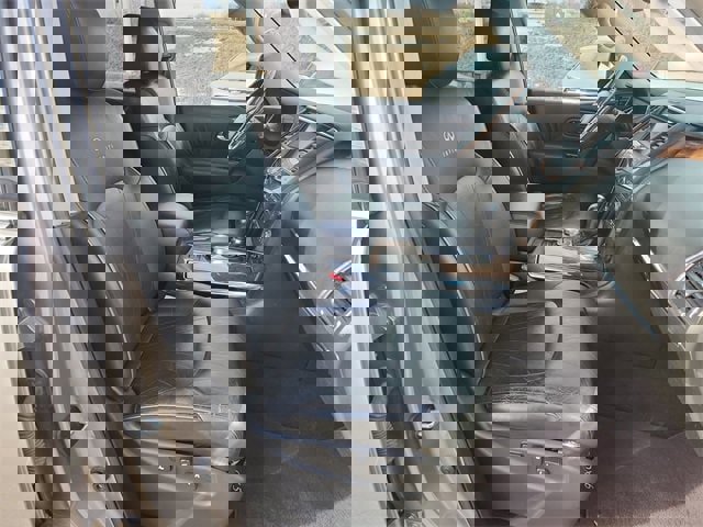 Used 2011 INFINITI QX56 7-Passenger w/ Deluxe Touring Pkg image 29