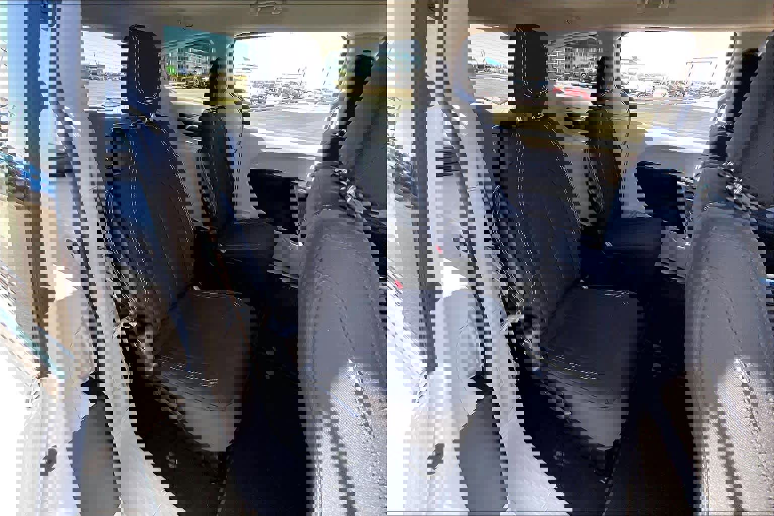 Used 2024 Chrysler Voyager LX image 20