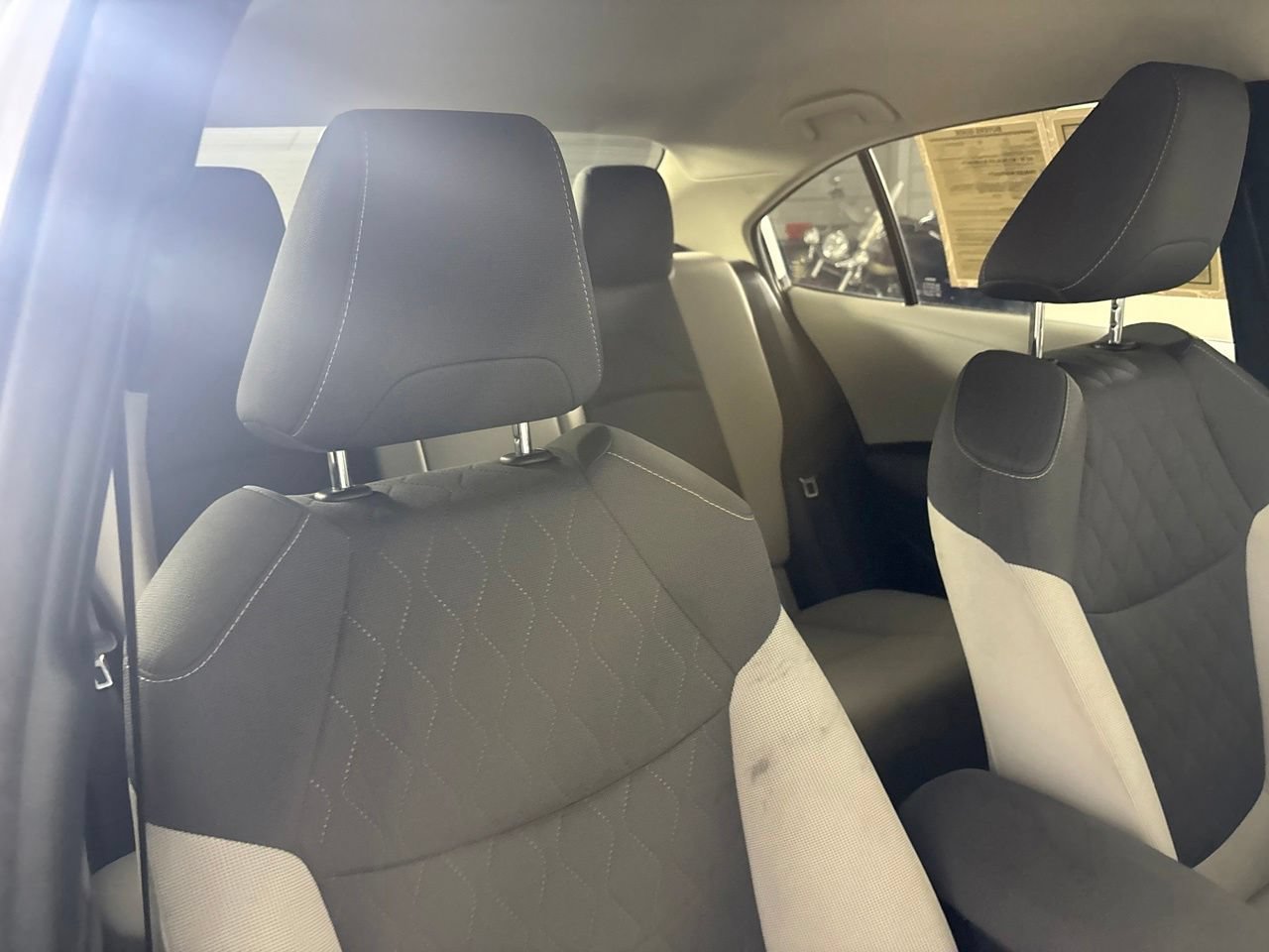 Used 2022 Toyota Corolla LE FWD image 34