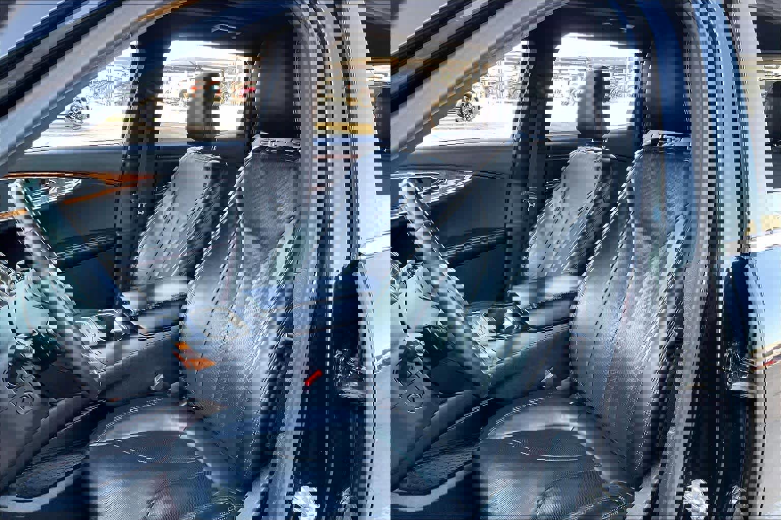 Used 2017 Lincoln MKX Reserve w/ Driver Assistance Package image 9