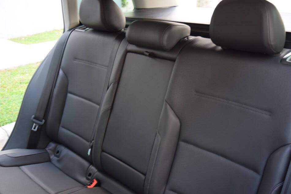 Used 2015 Volkswagen Golf TDI S FWD image 42