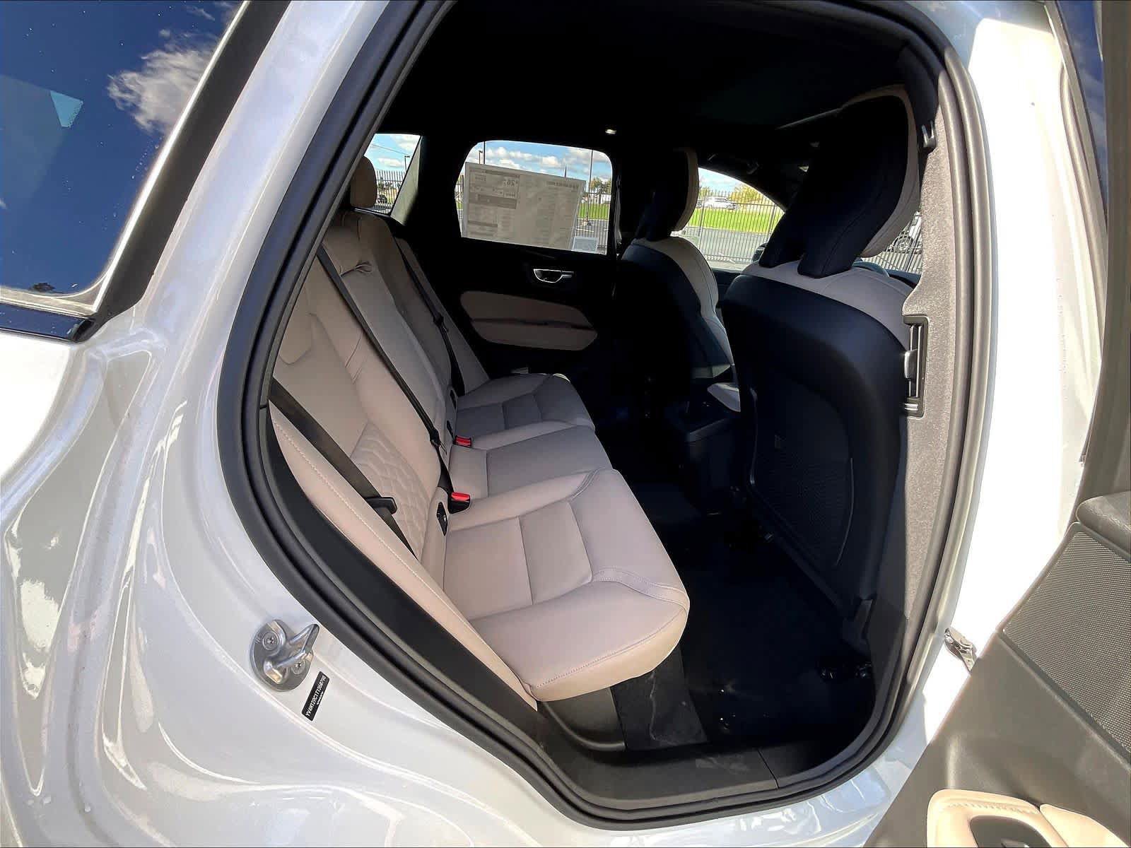 New 2026 Volvo XC60 B5 Plus w/ Protection Package Premier image 27
