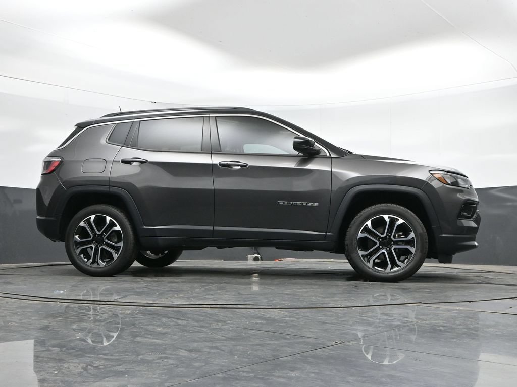 Used 2022 Jeep Compass Limited w/ Sun and Sound Group AWD/4WD image 42