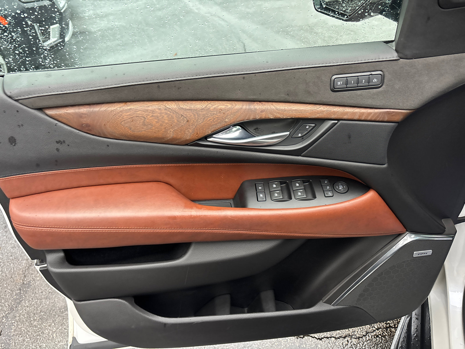 Used 2018 Cadillac Escalade Luxury image 11