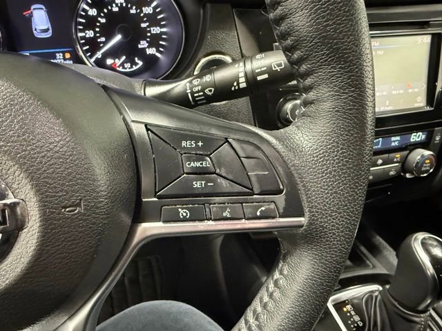 Used 2020 Nissan Rogue SV FWD image 17