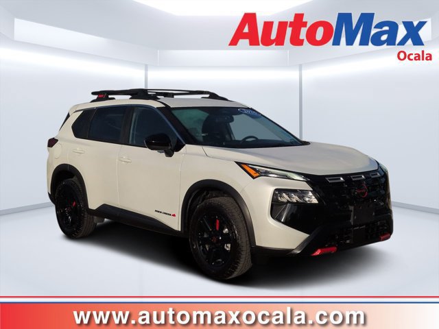 Used 2026 Nissan Rogue SV AWD/4WD image 1
