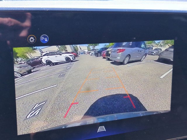 Used 2025 Chevrolet Equinox ACTIV image 12