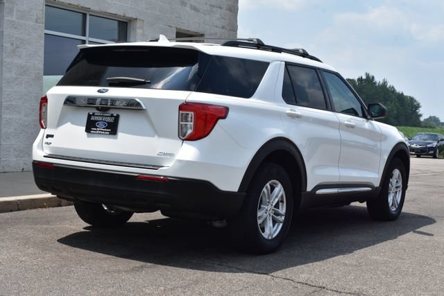 Used 2023 Ford Explorer XLT AWD/4WD image 14