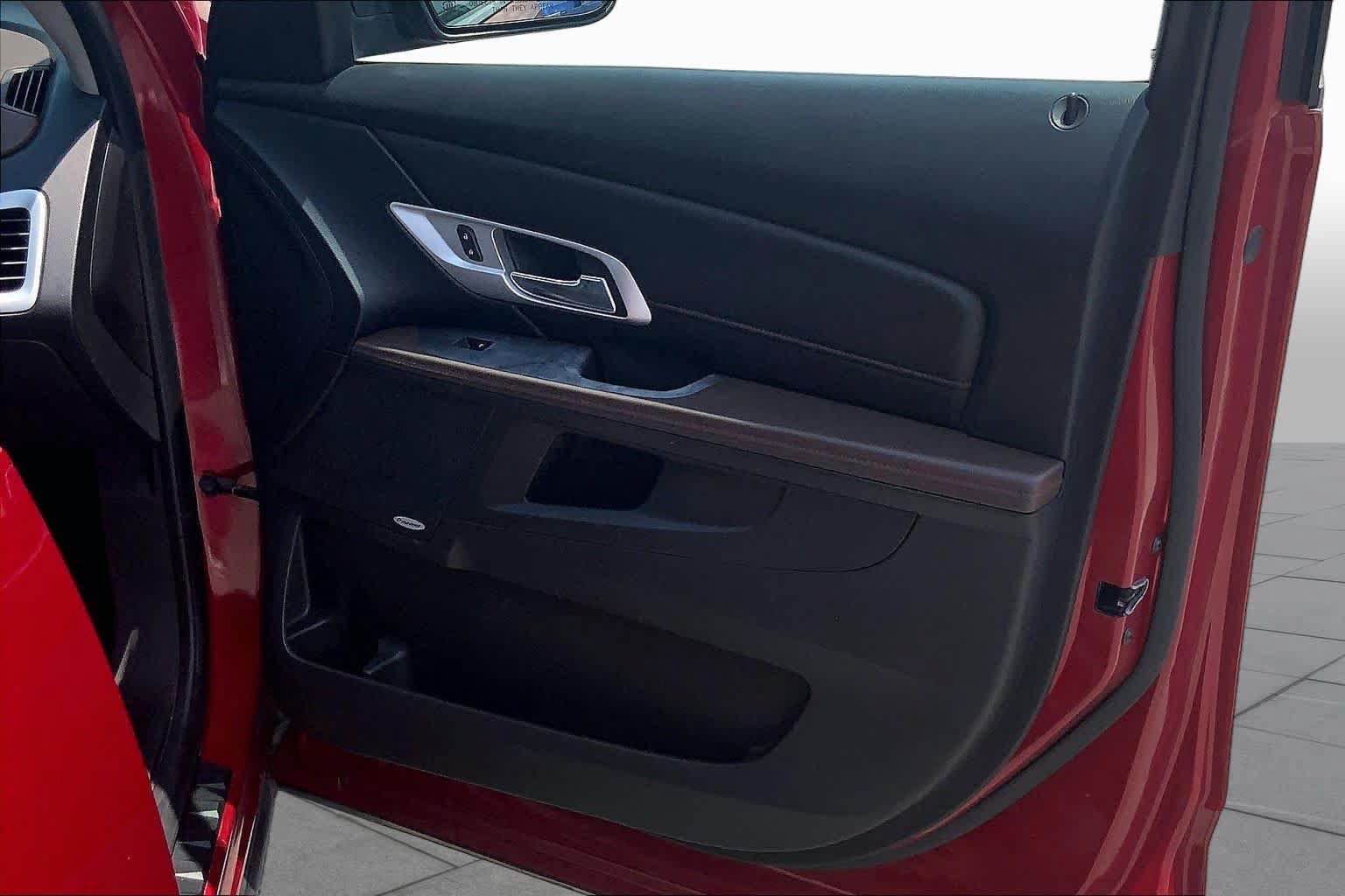 Used 2013 GMC Terrain SLT w/ Chrome and Technology Package FWD image 23