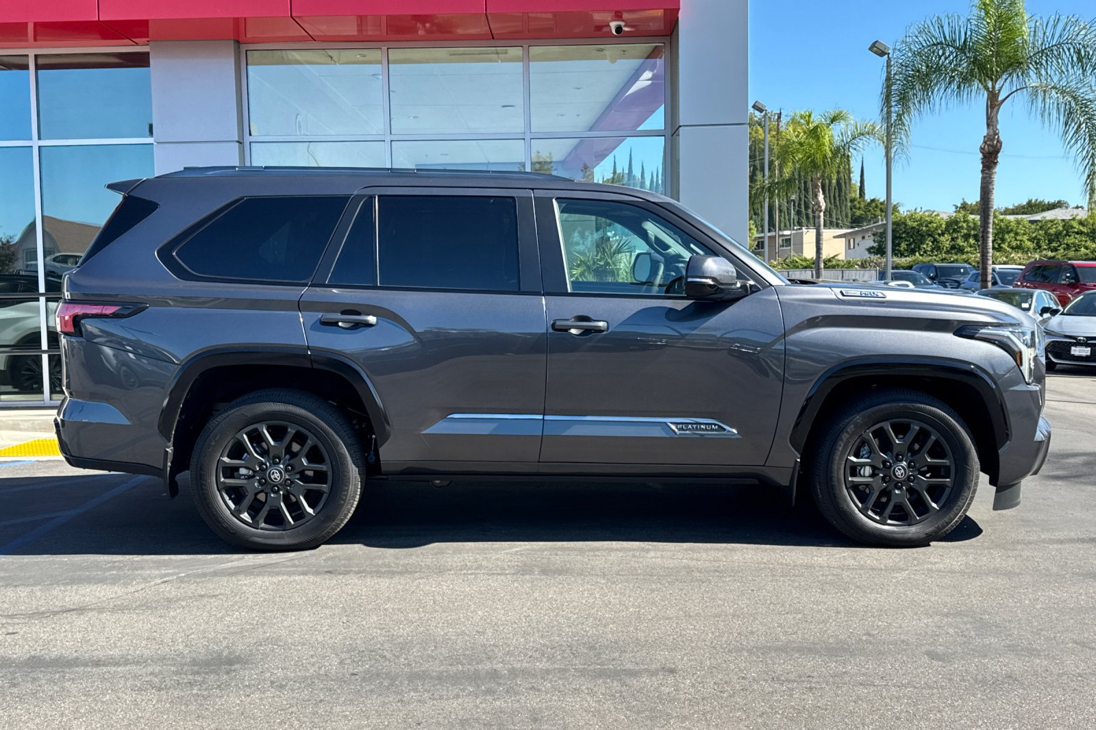 Certified 2026 Toyota Sequoia Platinum w/ Tow Technology Package AWD/4WD image 4
