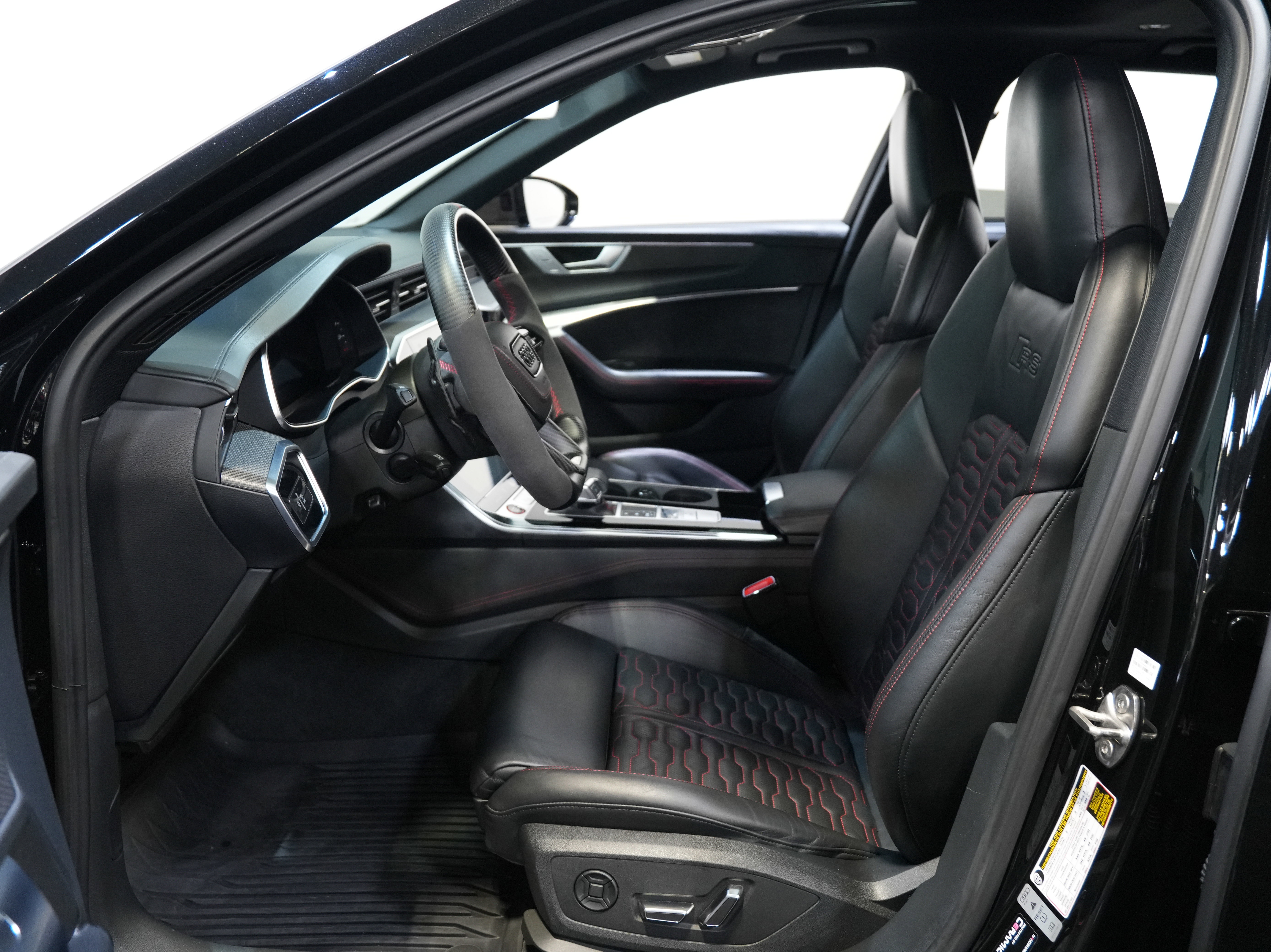 Used 2021 Audi RS 6 w/ Carbon Optic Package image 31