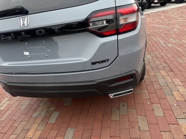 Certified 2023 Honda Pilot Sport image 12