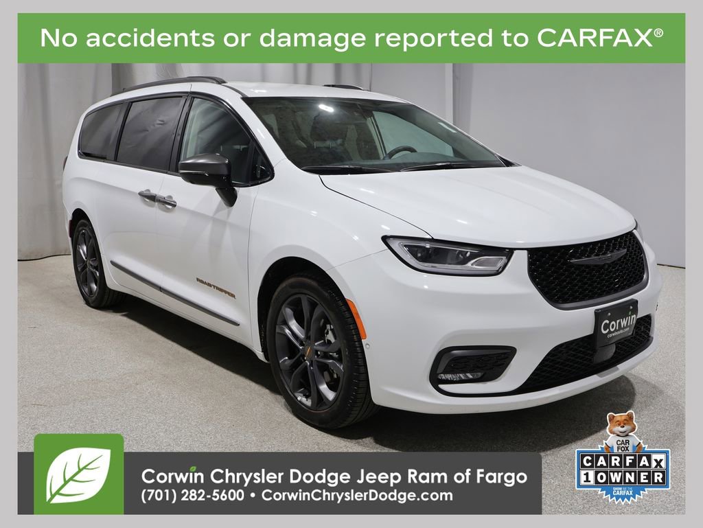Used 2024 Chrysler Pacifica Touring-L w/ Road Tripper Package