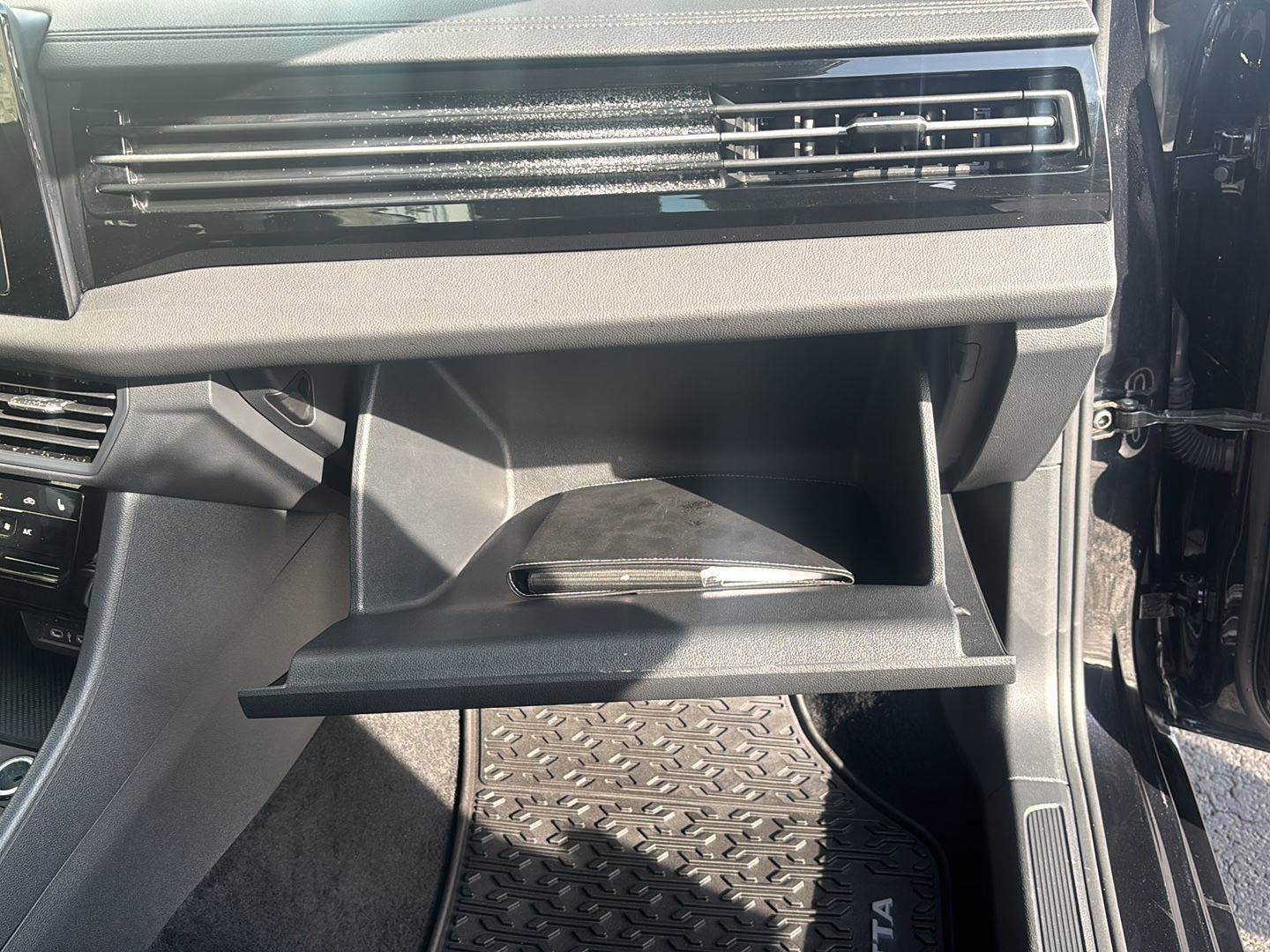 Used 2025 Volkswagen Jetta Sport image 24