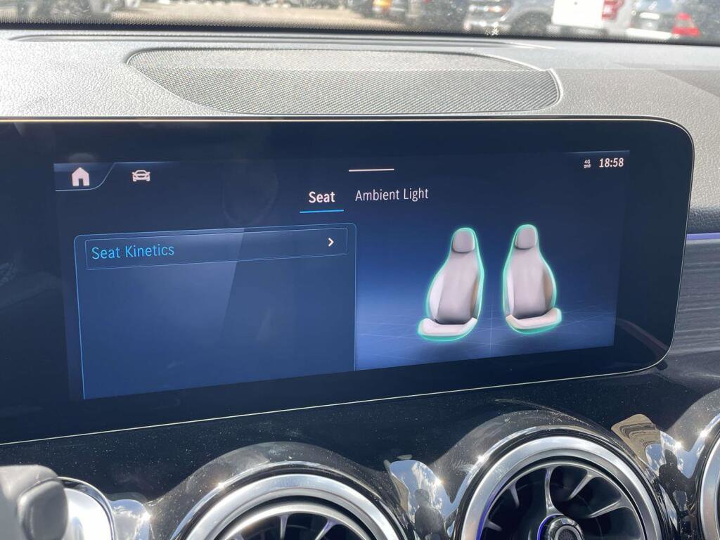 New 2026 Mercedes-Benz GLB 250 4MATIC image 24