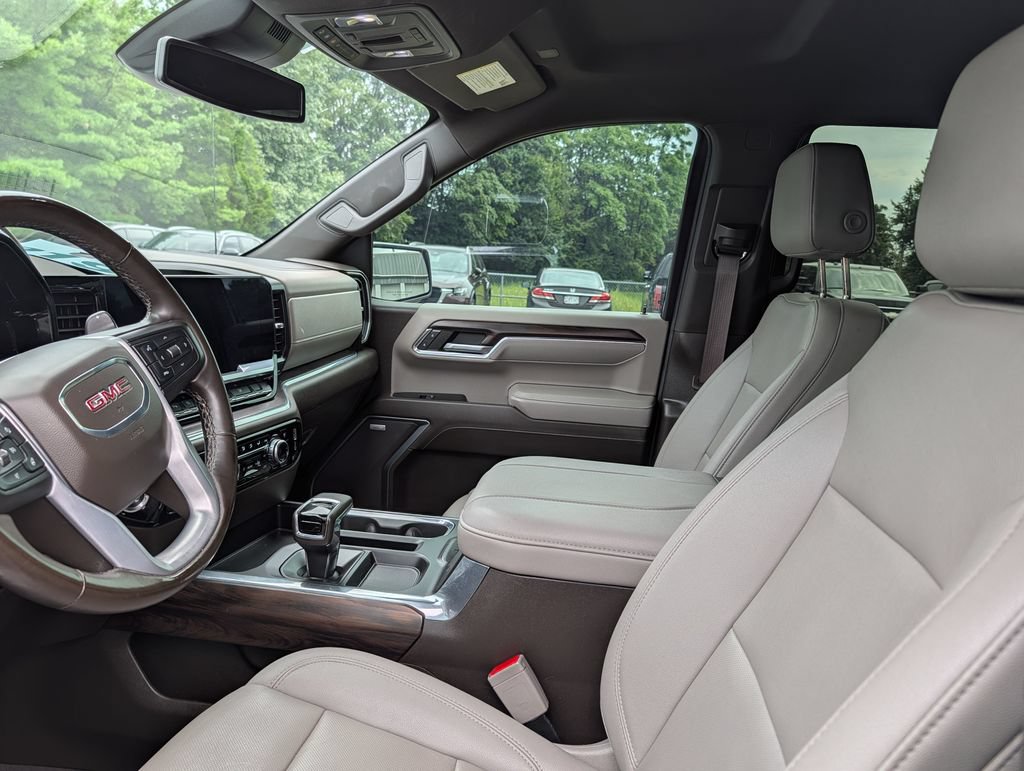 Used 2023 GMC Sierra 1500 SLT w/ SLT Premium Plus Package AWD/4WD image 5