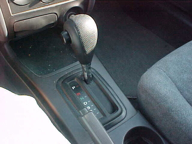 Used 2003 Hyundai Elantra GLS image 18