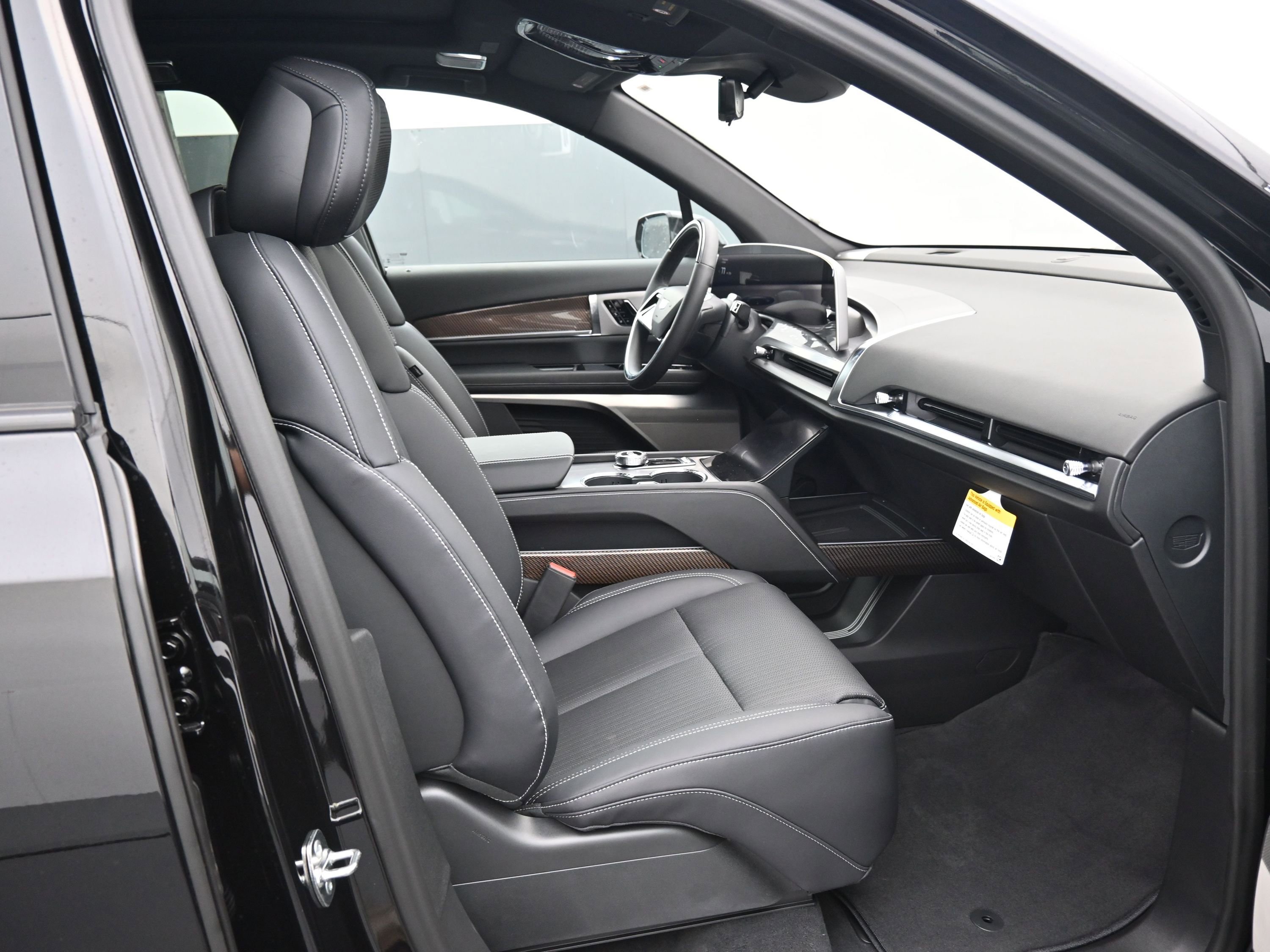 New 2026 Cadillac Vistiq Sport w/ LPO, Floor Liner Package image 13