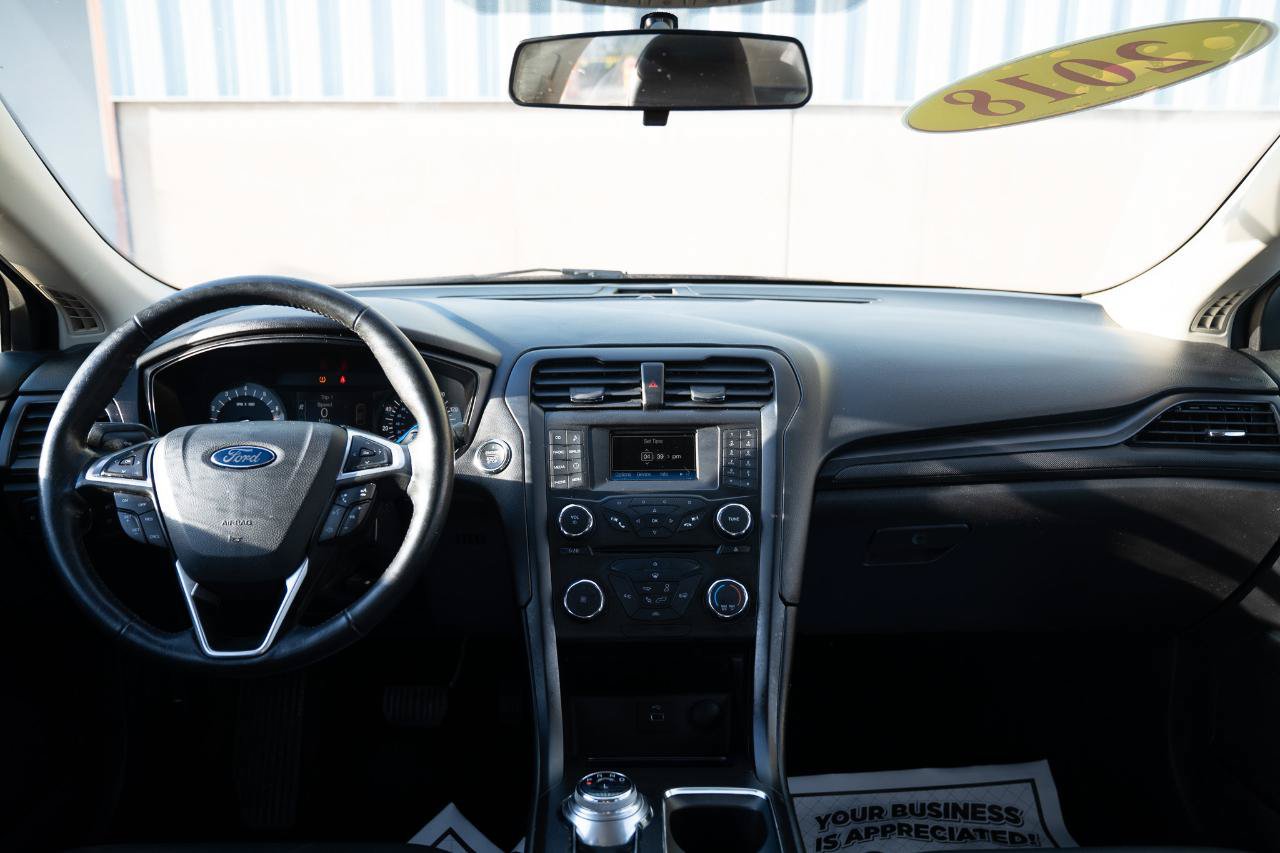 Used 2018 Ford Fusion SE w/ Equipment Group 201A FWD image 27