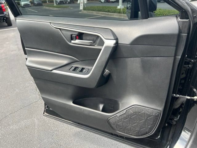 Used 2022 Toyota RAV4 XLE FWD image 27