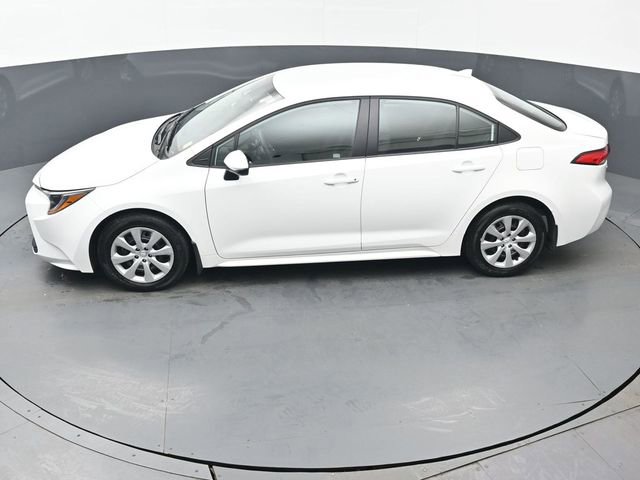 Used 2025 Toyota Corolla LE FWD image 35