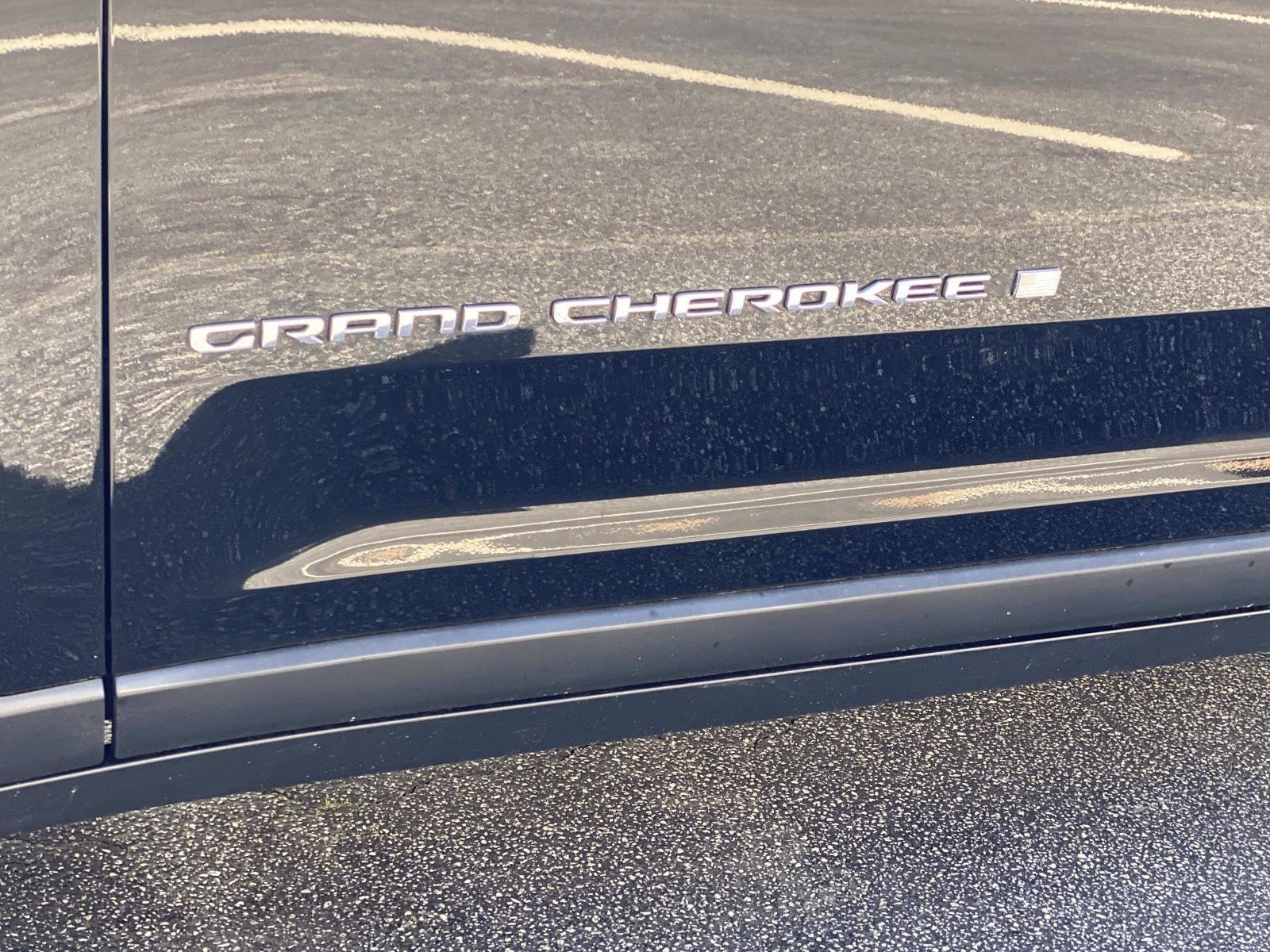 Used 2023 Jeep Grand Cherokee L Laredo image 13