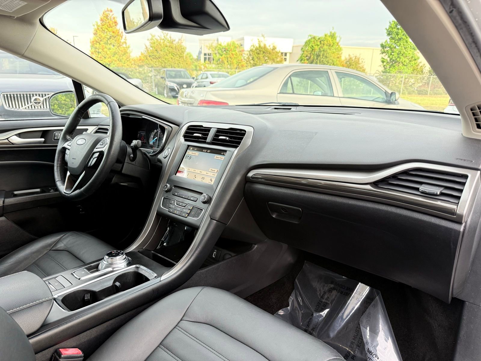 Used 2018 Ford Fusion SE w/ Equipment Group 602A FWD image 21