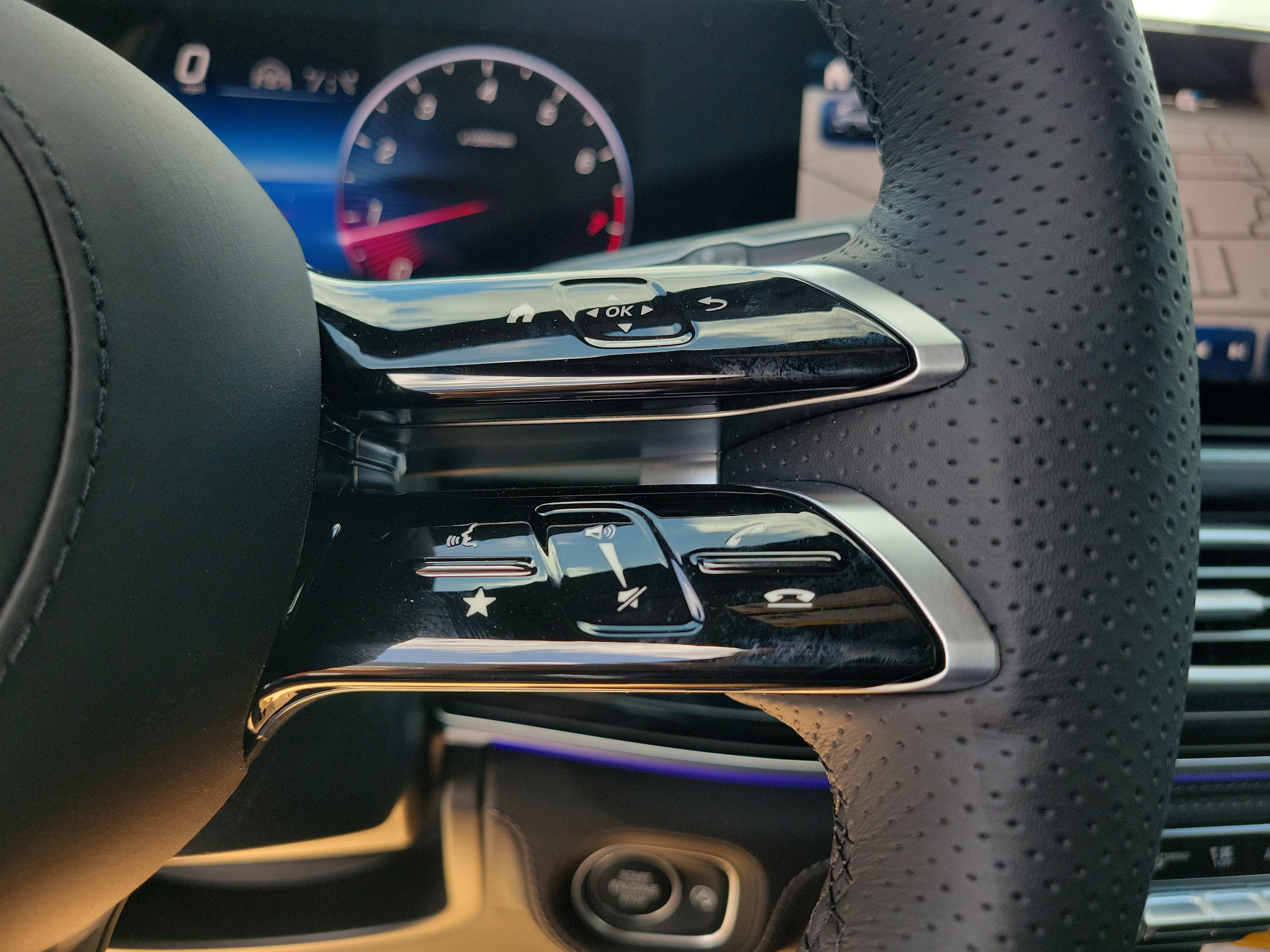 New 2026 Mercedes-Benz GLS 580 4MATIC image 24