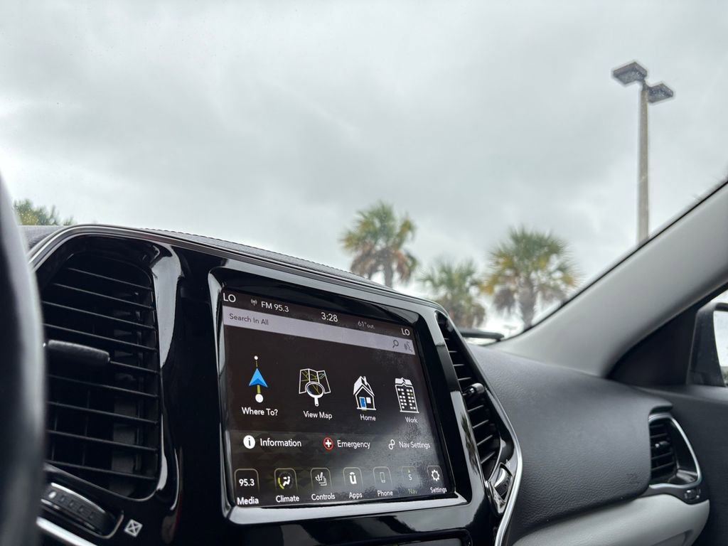 Used 2020 Jeep Cherokee Limited image 27