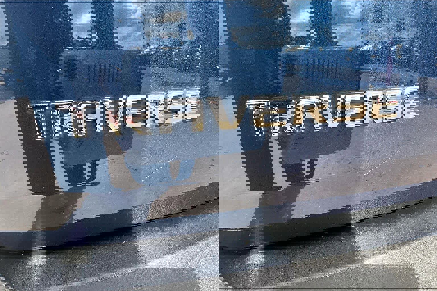 Used 2022 Chevrolet Traverse LS FWD image 10