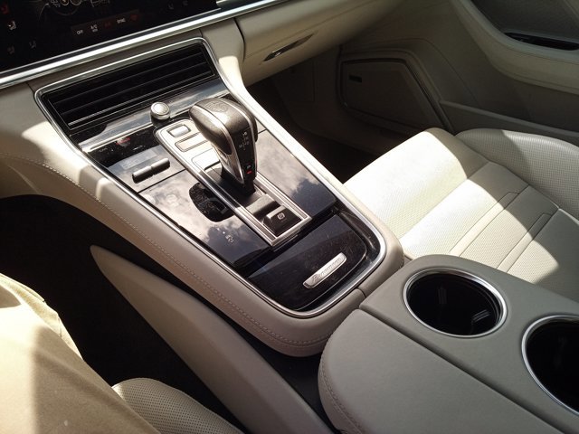 Used 2022 Porsche Panamera 4S AWD/4WD image 19