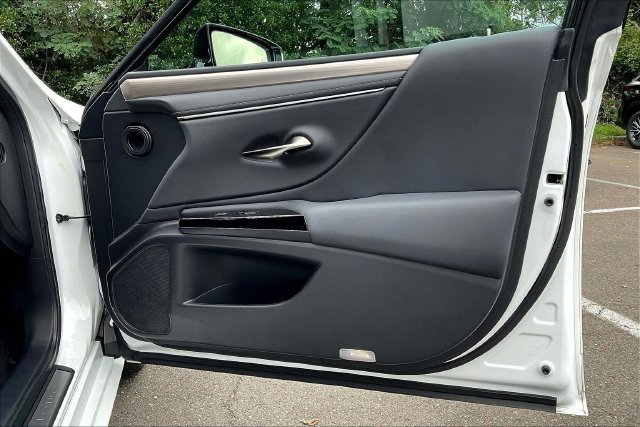 Used 2023 Lexus ES 350 F Sport w/ Accessory Package (Z2) FWD image 28