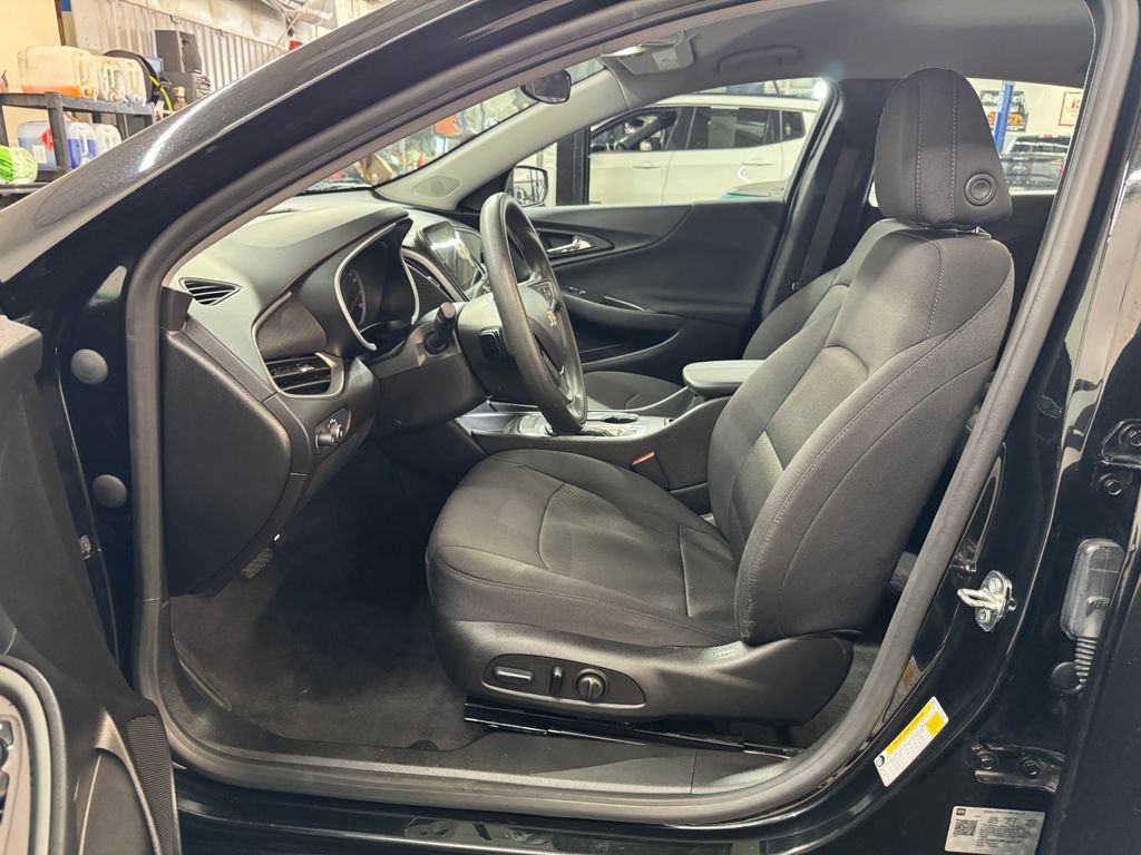 Used 2023 Chevrolet Malibu LT FWD image 14