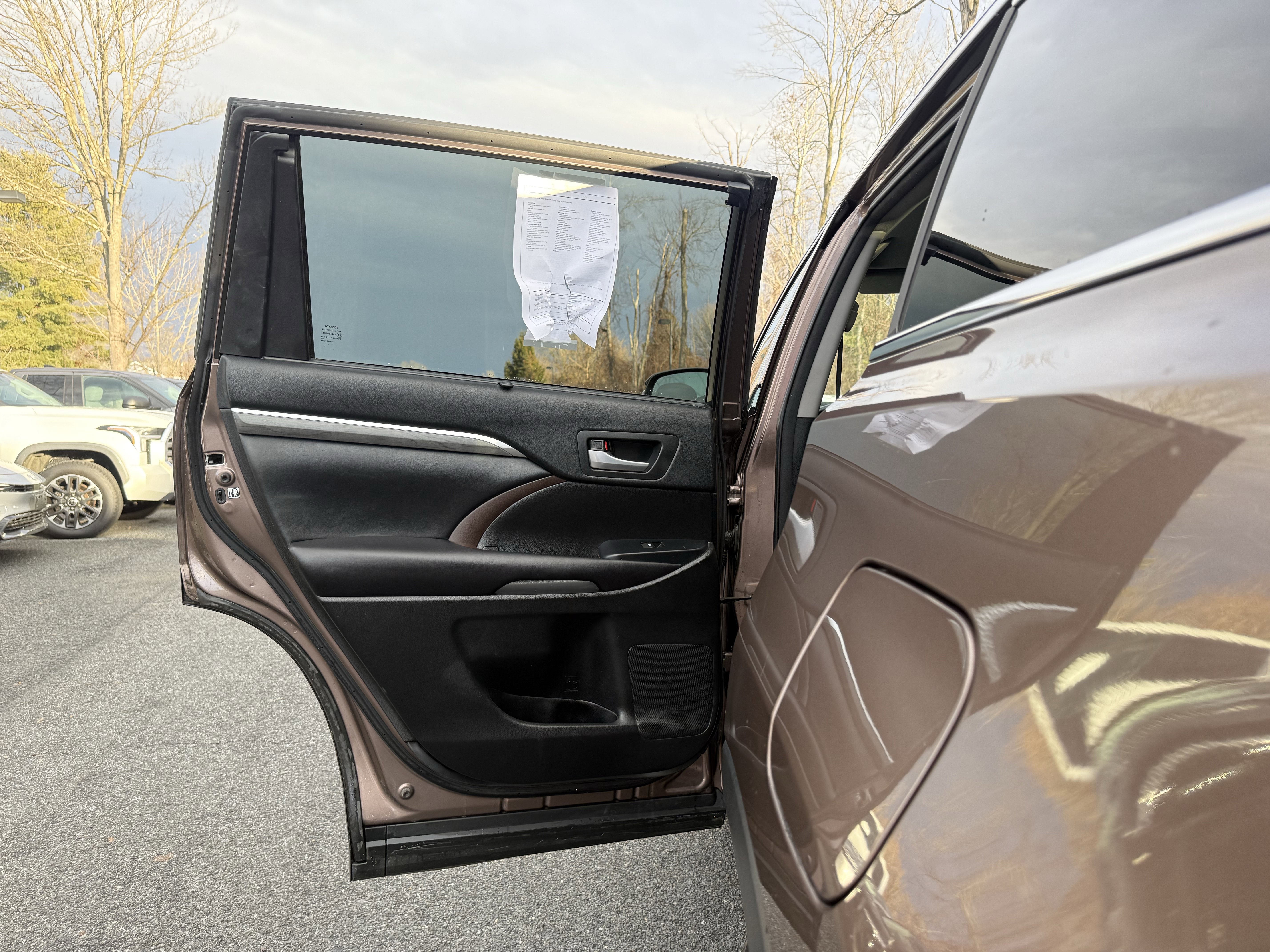 Used 2017 Toyota Highlander Limited image 29